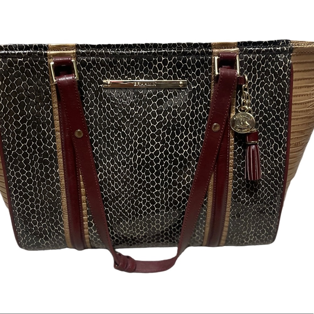 Beautiful preloved EUC Brahmin bag, interior clean great condition!!